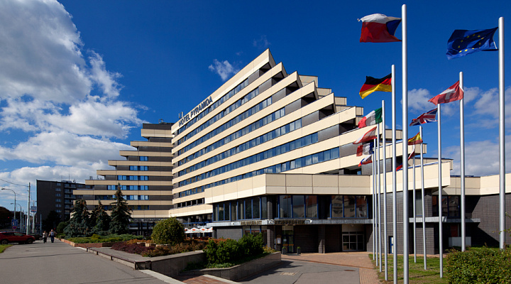 HotelPyramida.jpg